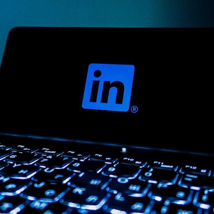 Collaborative mobile app development workflow